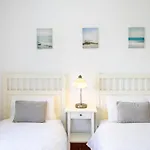 別荘 Prainha Townhouse By The Sea アルヴォル